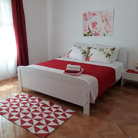 Appartement Donami Pag Town