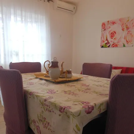 Donami Apartment