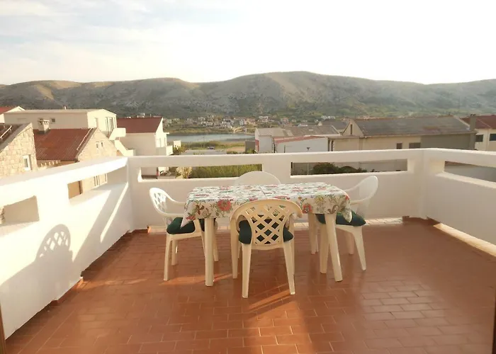 Donami Apartman Pag Town